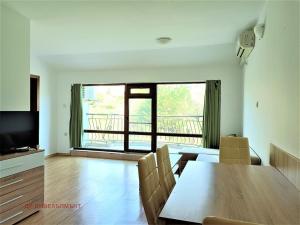 2-bedroom apartment near the beach
