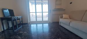 Penthouse in the historical center with sea view 5 minutes away from main square