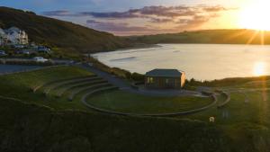 2 bed Beachfront Apartment Inchydoney Cork