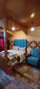 JP GROUP OF HOUSEBOATS DAL Lake