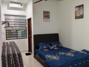 Yashz Guest House