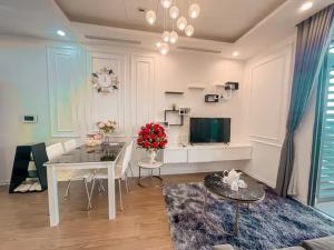 Luxury Two-bedroom Apt Near Keangnam And Grand Plaza With Gym, Swimming Pool And Private Walking Lake