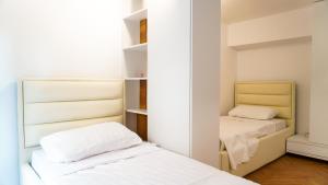 NBaz Apartment, Golem