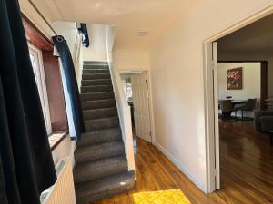Entire Home Near Gatwick with Free Parking