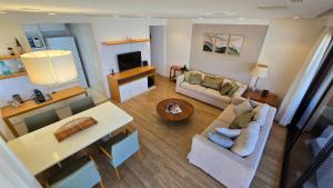 Vieira Souto 500 Luxury Oceanfront Apartment in Ipanema