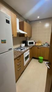 Cozy 2 Bedroom plus Living room Apartment