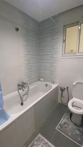 Cozy 2 Bedroom plus Living room Apartment