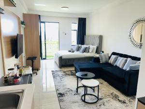 Nyvin Haven at The Loftel