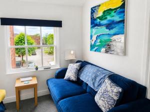 Granby House Holiday Apartments, Apartment 3, in the Old Town, SEA AND CASTLE VIEWS 5 minutes walk to South Bay Beach
