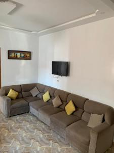 Azla Beach Escape - Cozy Apartment
