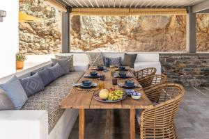 Villa Kephala, Beachfront luxury with pool