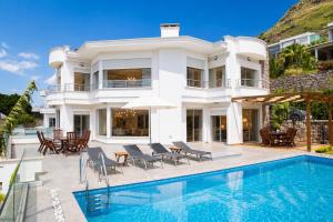 Villa Azure Heaven