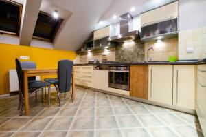 Wapienna VI apartment with garage