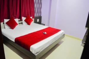 Hotel Royal Palace - 150 Meters from Mahakal Temple