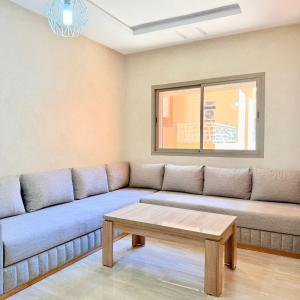 2BR Apt with Pool View in City Center