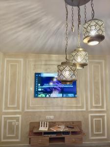 Calm Central Stay Near Beach - High-Speed WiFi, Free Parking
