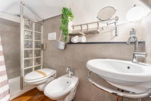 Esedra Loft, Like on a Boat Drifting Through Rome
