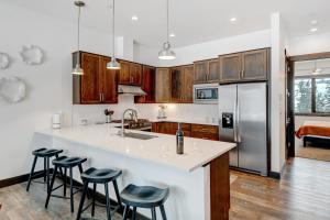 Downtown WP Villa 38 I Private Hot Tub I Great Views I Activity Program