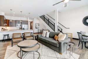 Downtown WP Villa 38 I Private Hot Tub I Great Views I Activity Program