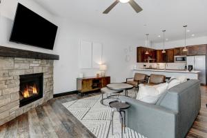 Downtown WP Villa 38 I Private Hot Tub I Great Views I Activity Program