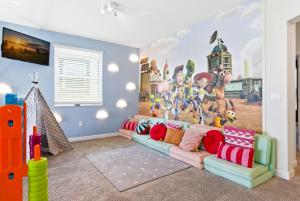 5BR Family Home Pool Theme Beds Space Location