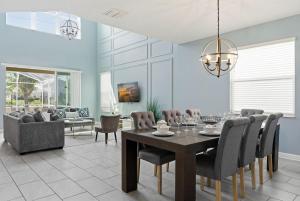 5BR Family Home Pool Theme Beds Space Location
