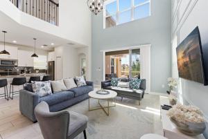 5BR Family Home Pool Theme Beds Space Location