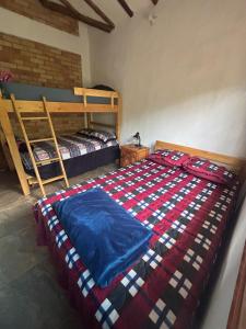 Cabaña familiar con piscina y una gran vista