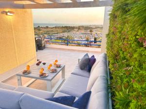 Stunning Sunrise & Sunset Rooftop Condo by BeCherish
