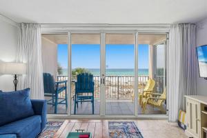 Gulf-front home with balcony ocean views pool and beach access