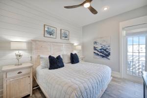 Seaside Cabana TC 10302