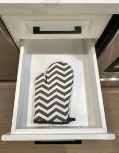 Luxury Private Basement Suite Smart TV Parking