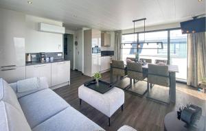 2 Bedroom Nice Ship In Lelystad