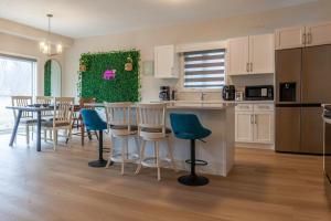 4Bed&25 Bath Brand new,Niagara Falls,Sleeps12