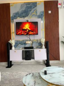 Cozy Coastal Getaway - Short walk to the beach