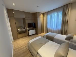 Luxury Pool Villa Paskuqan - Lakeside
