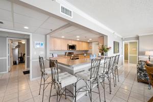 3bd3ba Beachfront Condo OCEAN VIEW from every room FREE BEACH CHAIRS