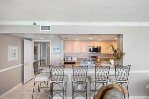 3bd3ba Beachfront Condo OCEAN VIEW from every room FREE BEACH CHAIRS