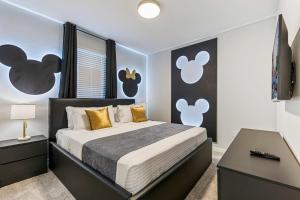 5BR Pool Home w Safari Loft & Themed Rooms 16200
