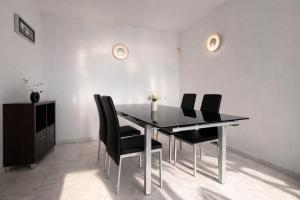 Luxurious 2BR Sea Panoramic View Pool Gym