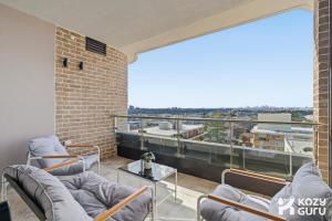 KozyGuru | Brighton-Le-Sands | Luxury Bay View Apt