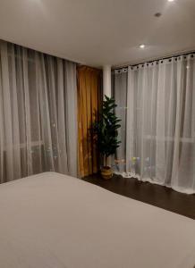 Astoria Plaza Residential