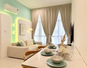 Aura Nest-Space Residency-KSL-2BR-Projector-4Pax