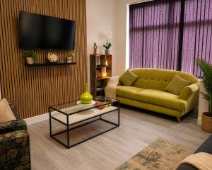 The Russell Residence by Alexandra Park