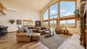 Spacious McCall Home Near Golf Course