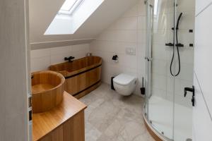 Apartmán nad Bednářstvím s dřevěnou vířivou vanou