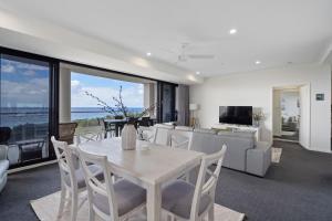 The Cove 903 Oceanview Apartment with Pool & Gym
