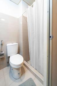 1BR Pool View Retreat Near MOA Stylish & Cozy