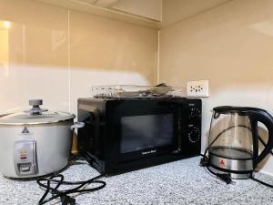 Chic Classy 1BR BGC Uptown Parksuites T2 w Balcony