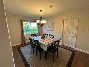 Cozy 3BR Cottage Near Lake Simcoe